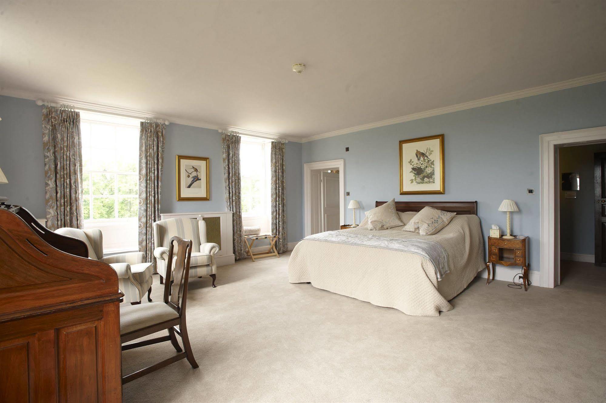 Chicheley Hall Экстерьер фото