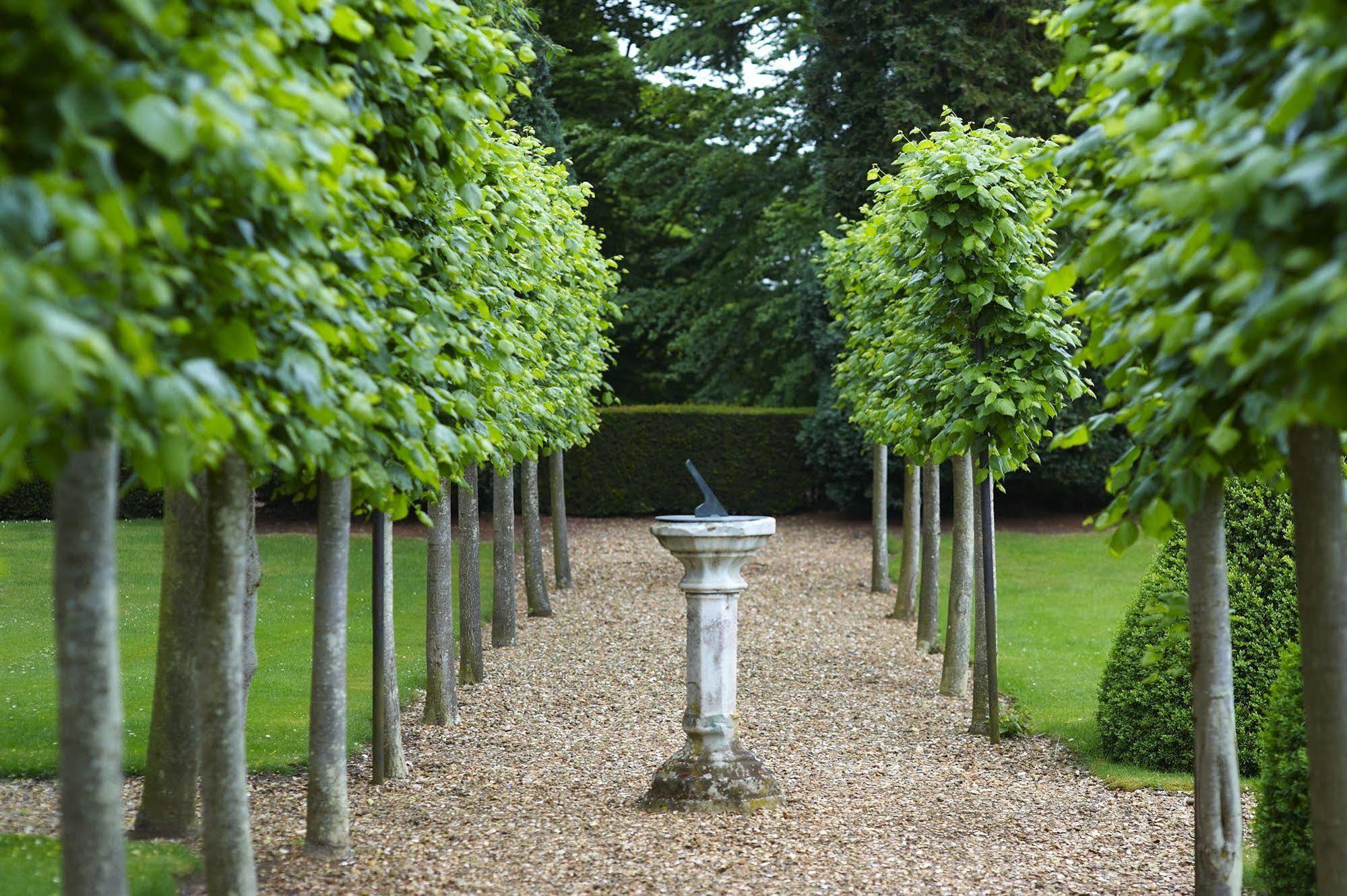 Chicheley Hall Экстерьер фото